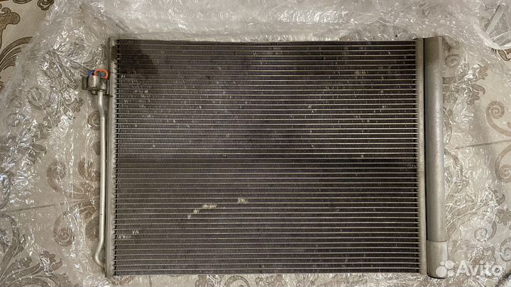 Радиатор кондиционера BMW е70, е71, f15, f16