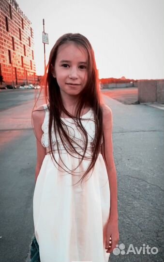 Платье нарядное на девочку 140