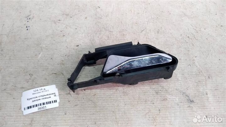 Крючок открывания двери левый mersedesbenz W124 E