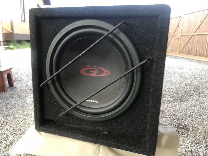 Сабвуфер автомобильный Alpine SBG-1044BR 150Вт
