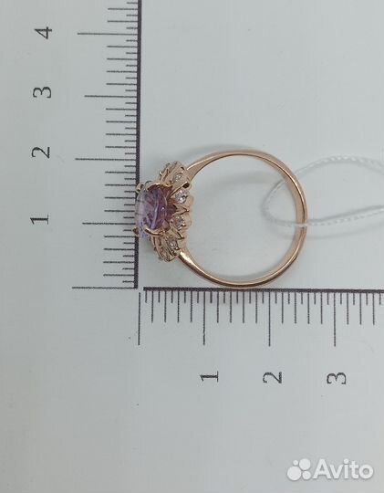 Золотое кольцо с камнем 18,5р