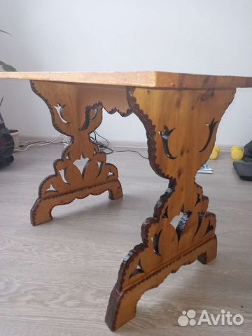 Журнальный столик из массива дерева