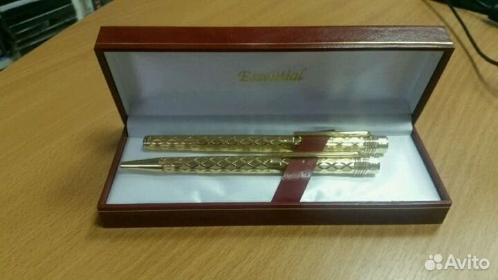 Подарочные ручки фирмы essential