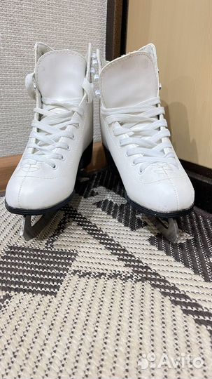 Коньки фигурные, размер 35