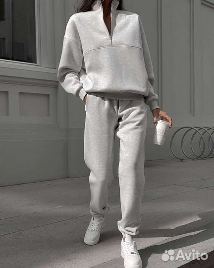 Спортивный костюм женский