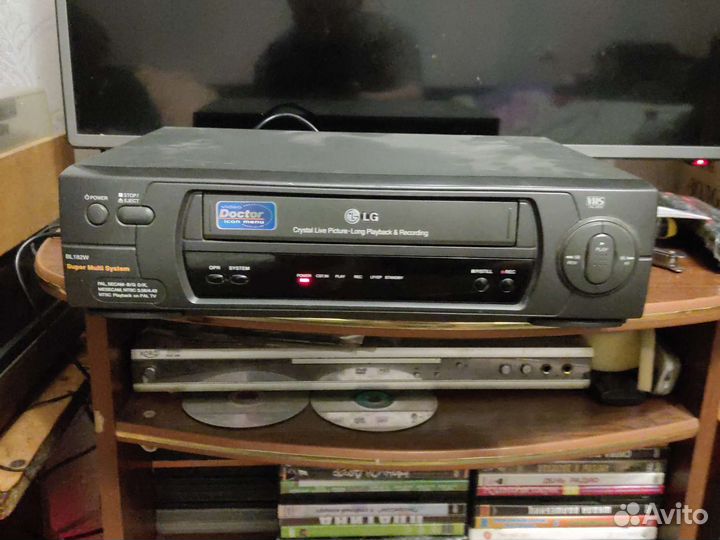 Видеомагнитофон LG
