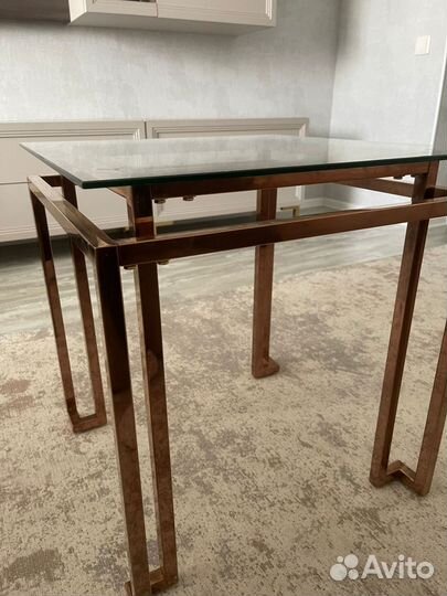 Журнальный столик