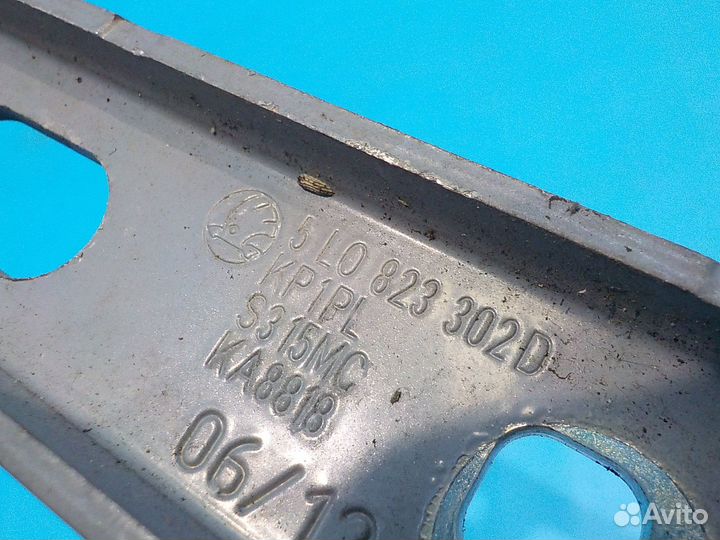 Петля капота правая skoda Yeti 2009-2018