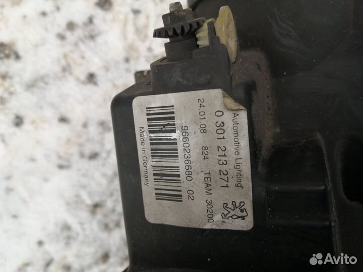 Фара Левая Ксенон Пежо 407 левый руль