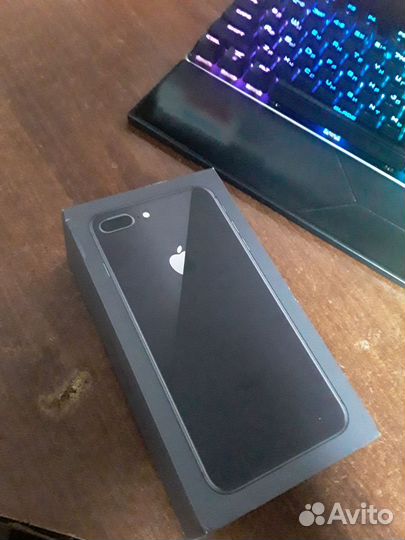 iPhone 8 Plus, 64 ГБ