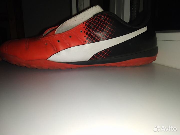 Футбольные кроссовки puma