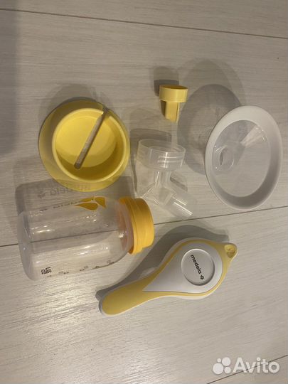 Молокоотсос ручной Medela Harmony