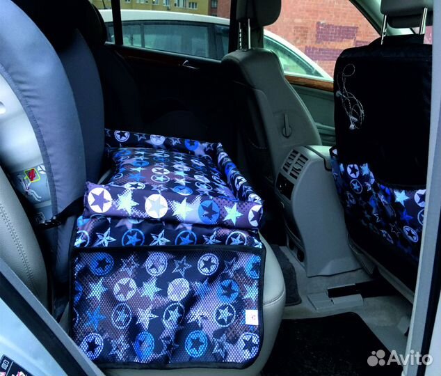 Защита спинки сиденья с карманами (планшет)