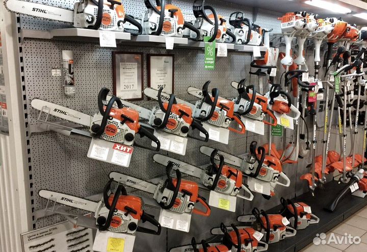 Менеджер по прокату (мужчина)