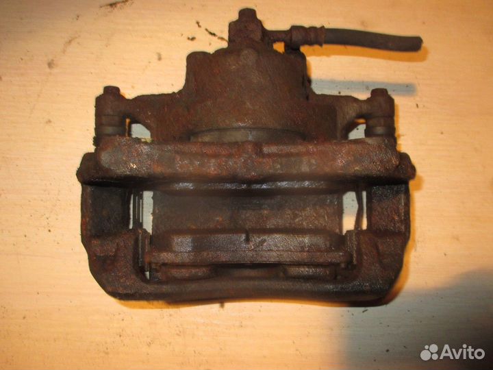 Суппорт передний правый