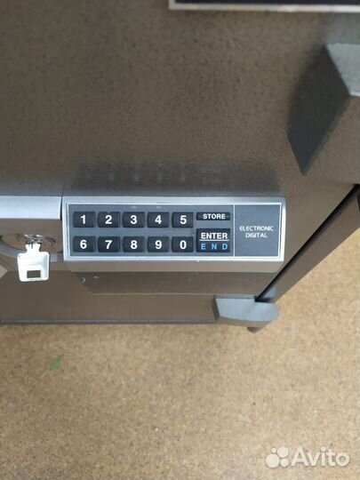 Продам сейф