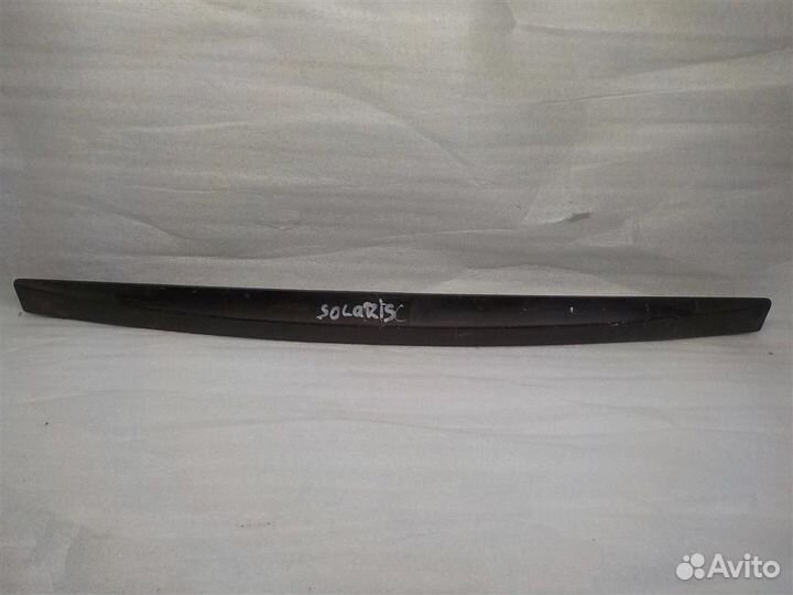 Накладка крышки багажника Hyundai Solaris I 2010