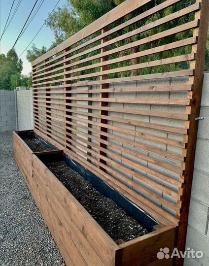 Шпалера деревянная с горшком