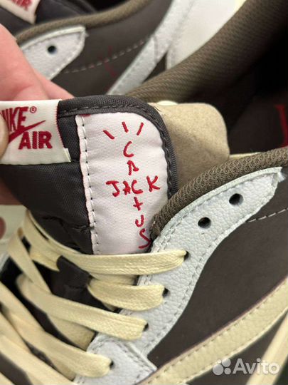 Jordan 1 retro low og sp travis scott