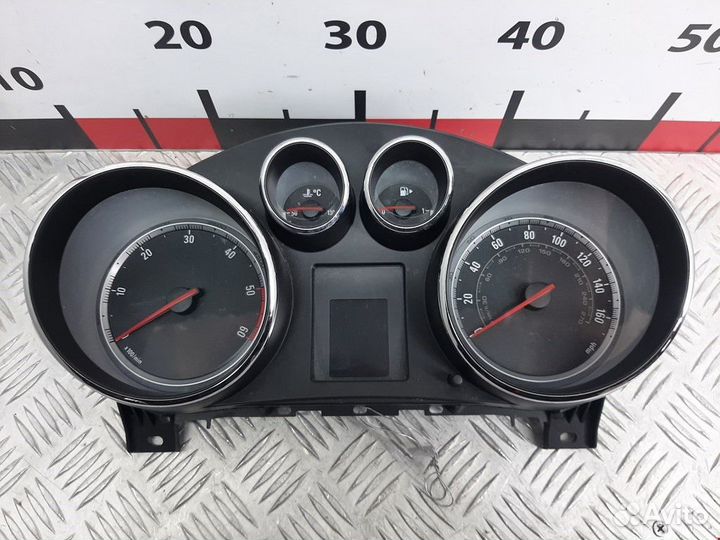 Щиток приборов (приборная панель) Opel Insignia