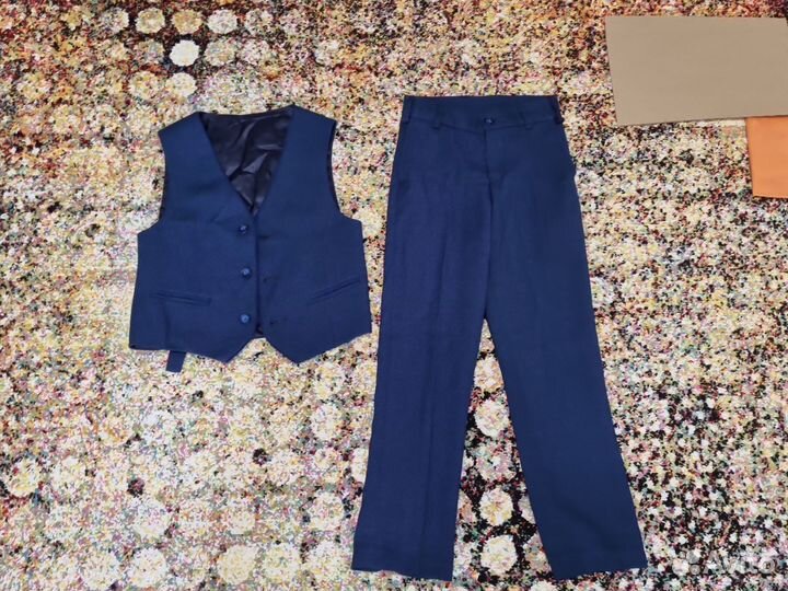 Костюм детский. Брюки и жилет