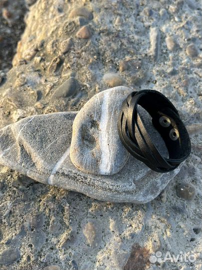 Кожаный браслет