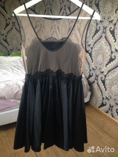 Шикарное платье атласное оригинальное