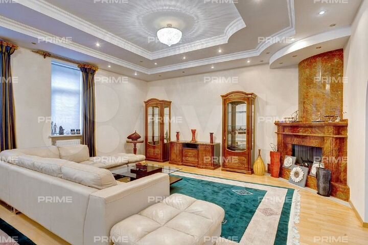 Дом 680 м² на участке 13,5 сот.