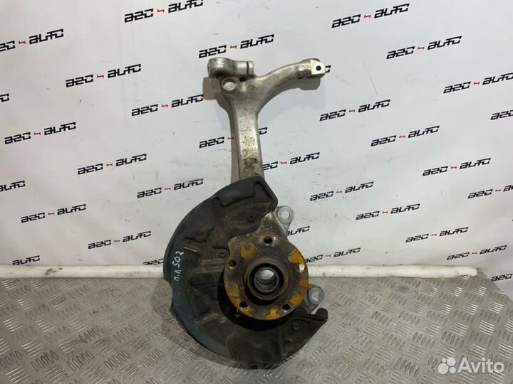 Кулак поворотный передний левый Audi A4 Avant B6