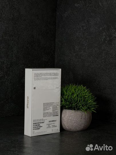 NEW iPhone 11 256GB Yellow