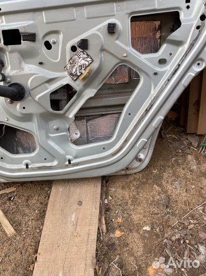 Дверь задняя правая renault logan 1