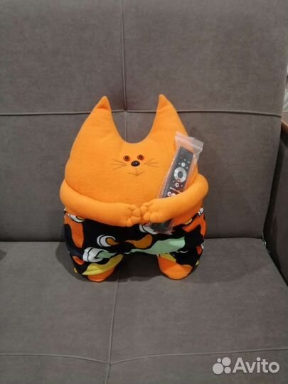 Кеша кот - подушка держатель для пультов