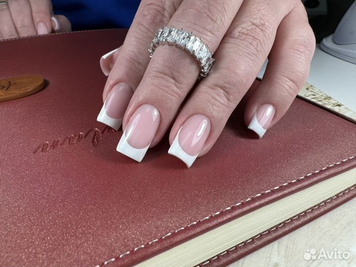 Нужна модель на маникюр