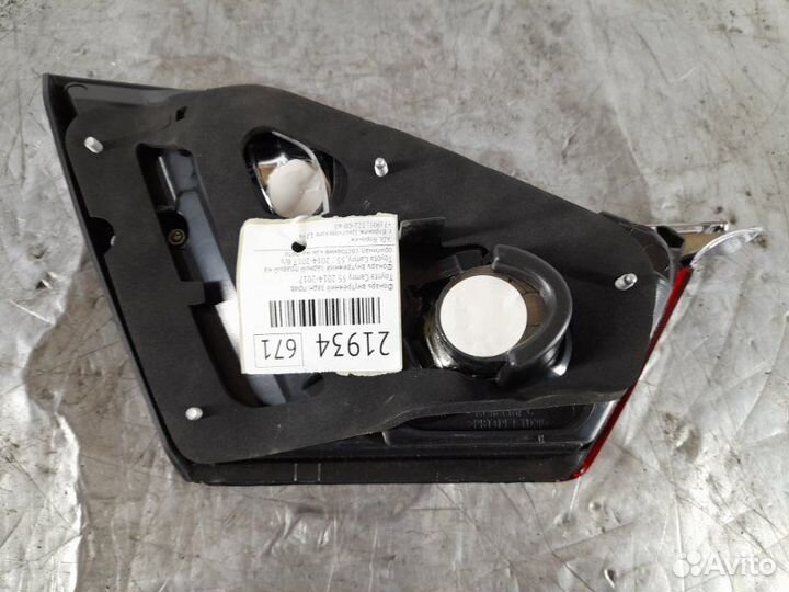 Фонарь внутренний задний правый Toyota Camry 55