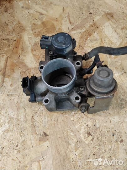 Дросельная заслонка Nissan Primera P11