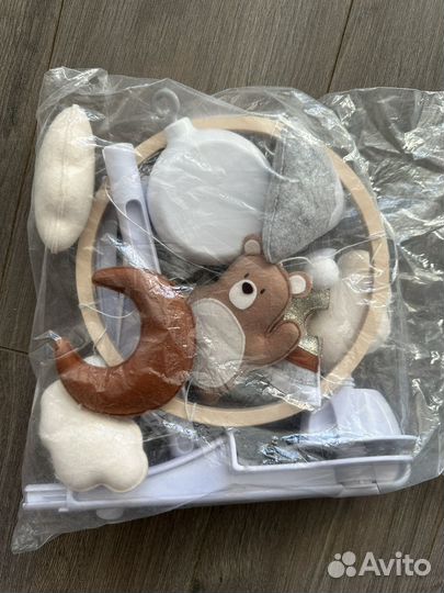 Мобиль в кроватку из фетра музыкальный