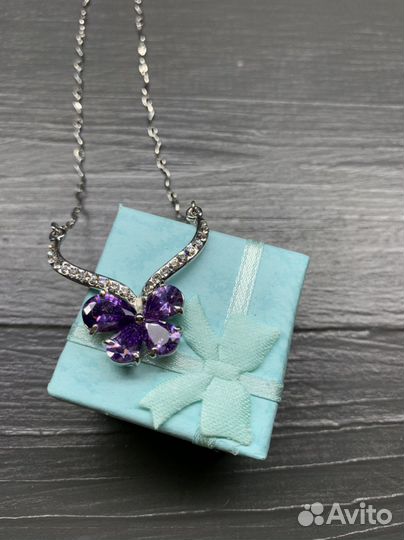 Бижутерия. Подвеска с кулоном в виде бабочки