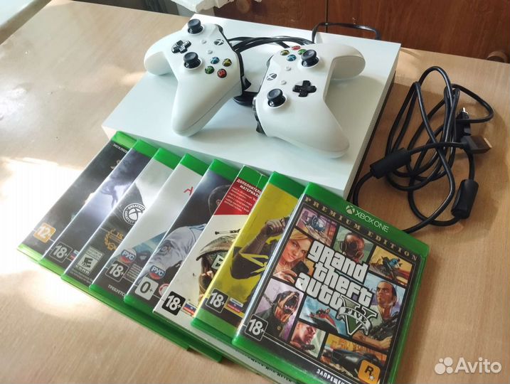 Xbox One X приставка +2 геймпад + игры