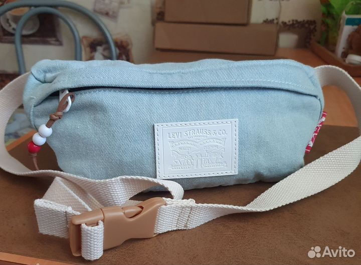 Сумка Levi's banana sling