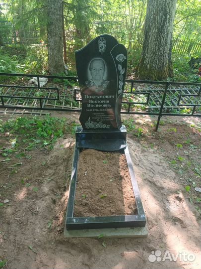 Памятники долговечные из гранита антидождь