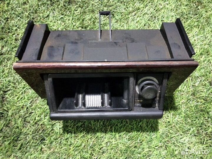 Пепельница Mercedes-Benz C200 W202 111 945 1998