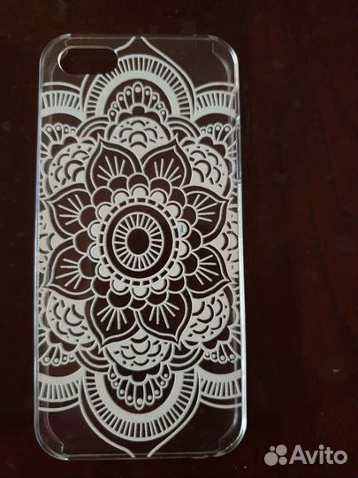 Чехлы на iPhone 5/5s разные