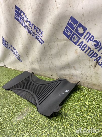 Коврик салона задний Toyota Avensis универсал 1.8