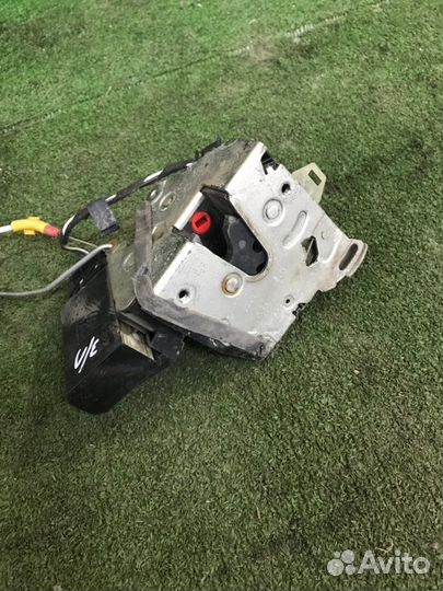 Замок двери задний левый Bmw 5-Series E39 M54B25