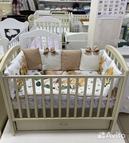 Детская кроватка с матрасом