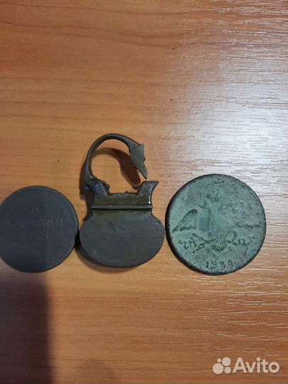 Навесной замок старинный