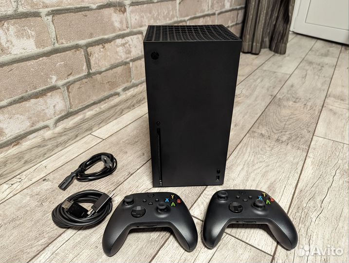 Приставка Xbox Series X 1TB в идеале + 2 геймпада