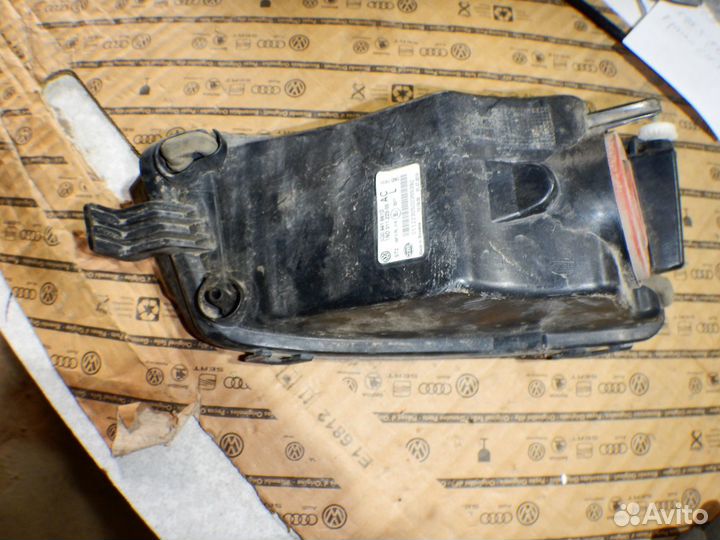 Фара противотуманная левая Volkswagen Golf 7