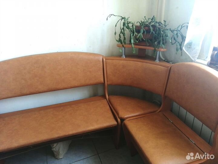 Диван угловой кухон. Полка ключница