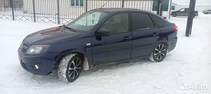 LADA Granta 1.6 МТ, 2016, 280 000 км